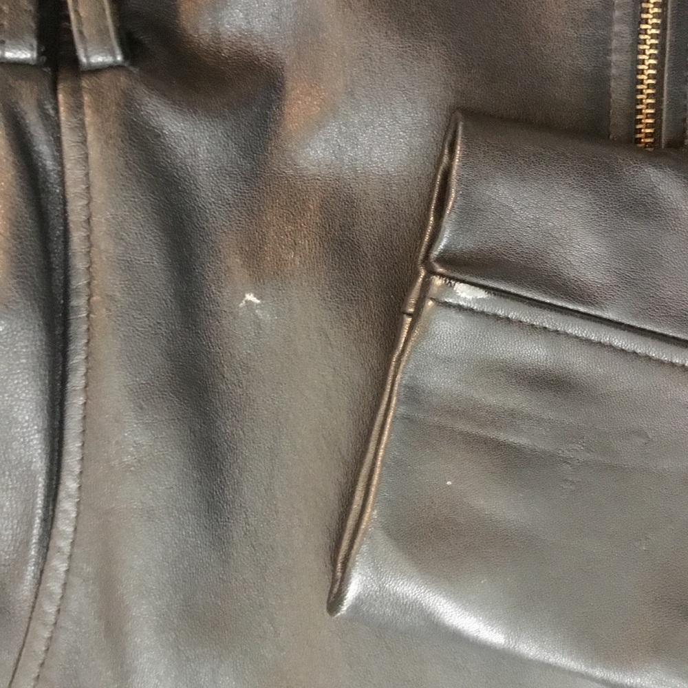 Beautiful Leather Jacket - Picture 6 of 6